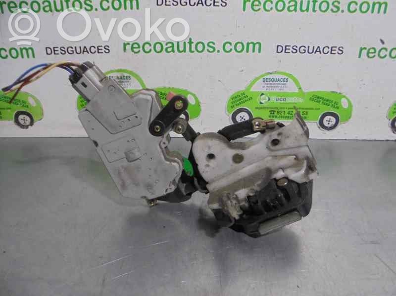 Nissan Almera N16 Cerradura de puerta trasera 