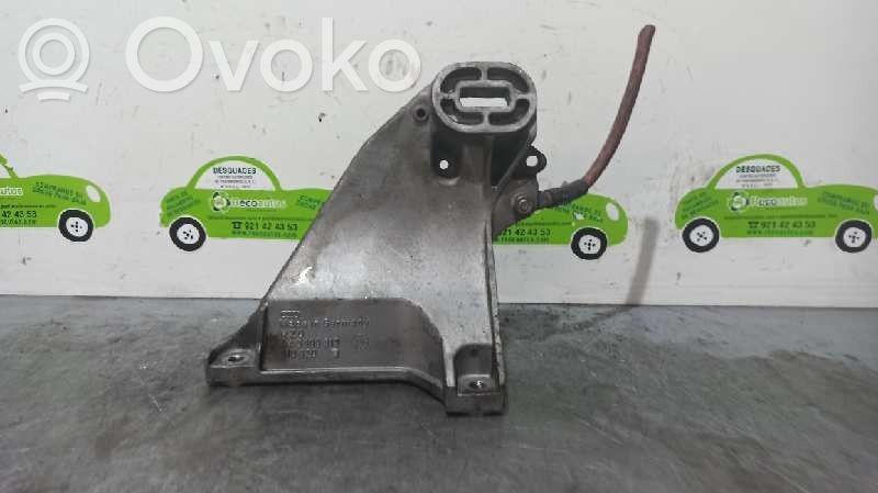 Engine mount bracket   4A0199312