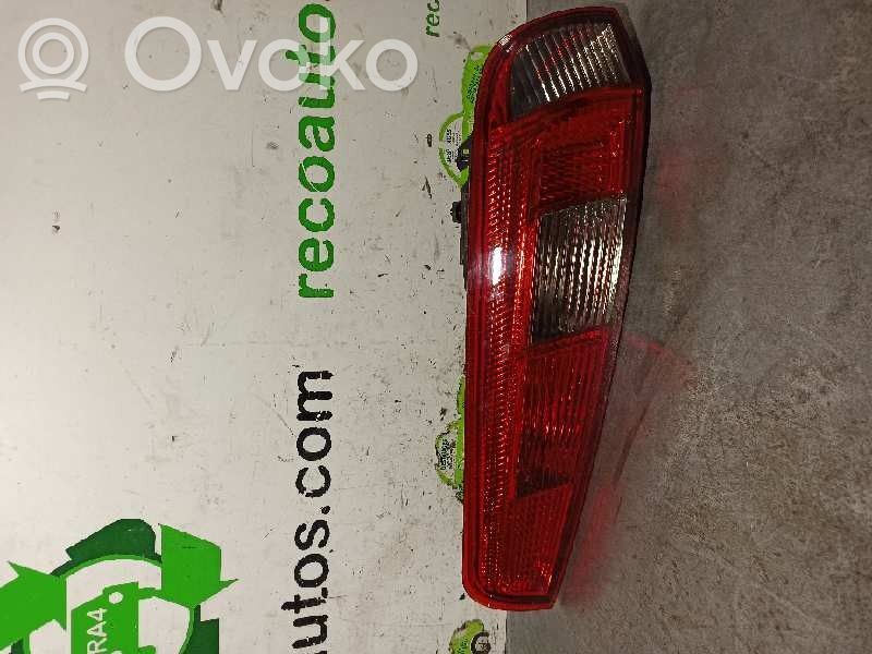 Lampa tylna   6861123404,3PUERTAS