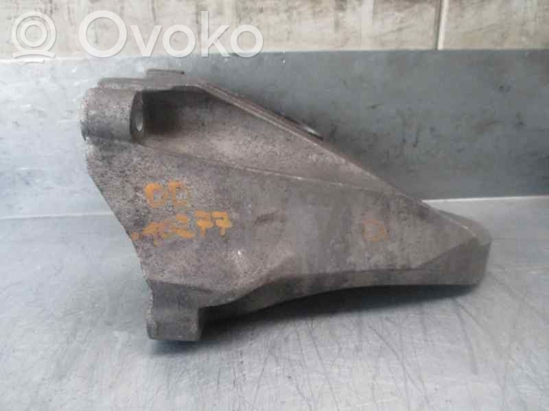 Ford Transit Moottorin kiinnikekorvake 
