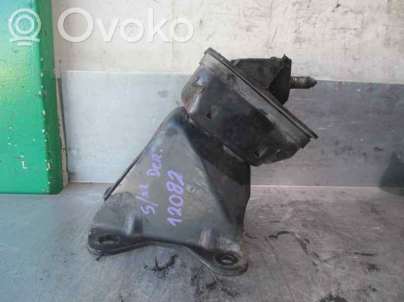 Engine mount bracket   4409223
