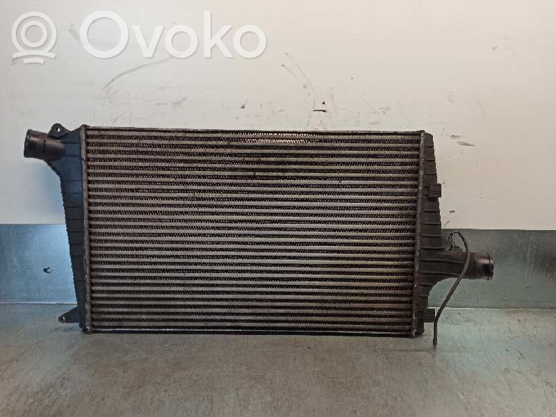 Audi A6 Allroad C5 Chłodnica powietrza doładowującego / Intercooler 