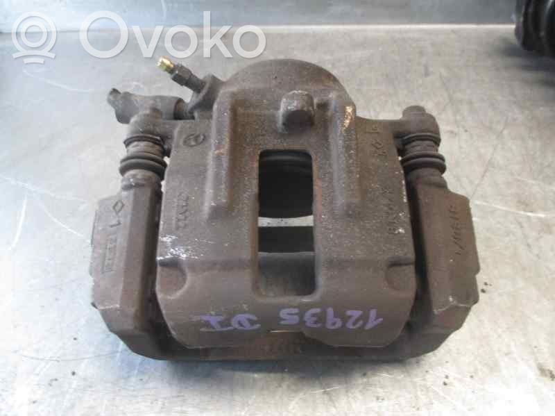 Mercedes-Benz Vaneo W414 Zacisk hamulcowy przedni 