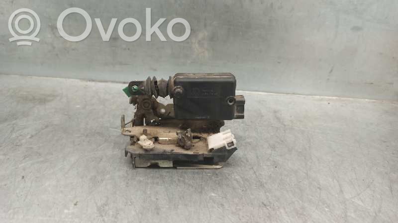 Renault 21 Priekšpusē slēdzene 
