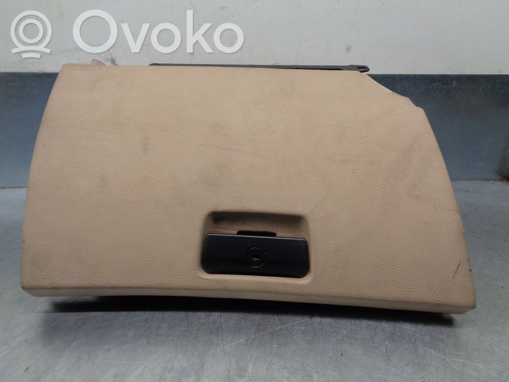 BMW X5 E53 Glove box 