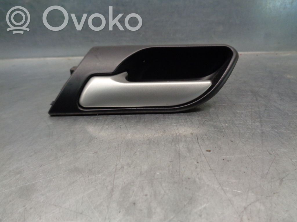 Manecilla interna puerta trasera   8408625