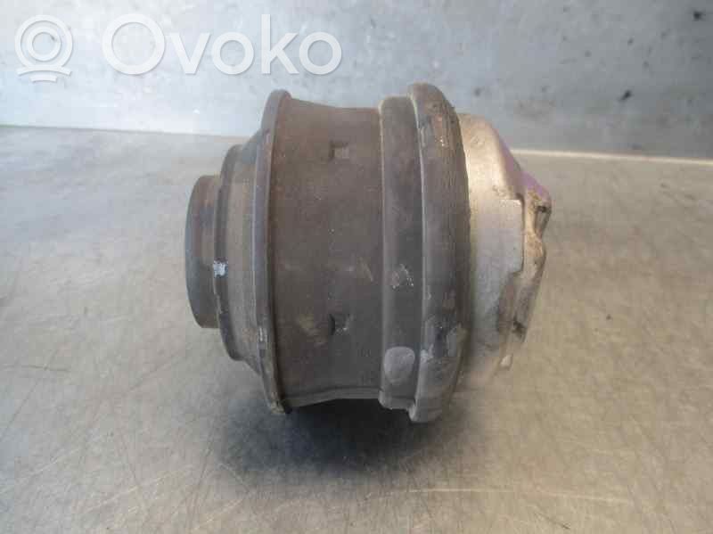 Mercedes-Benz C W202 Engine mount bracket 