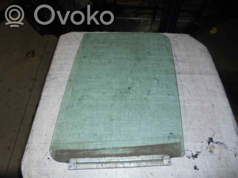 Ford Transit Pagrindinis priekinių durų stiklas (keturdurio) 
