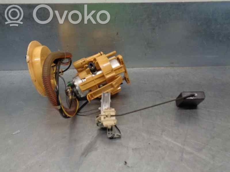 BMW 7 E65 E66 Pompe à carburant 