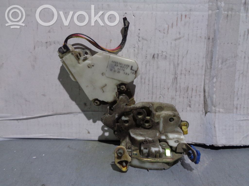 Nissan Vanette Priekšpusē slēdzene 