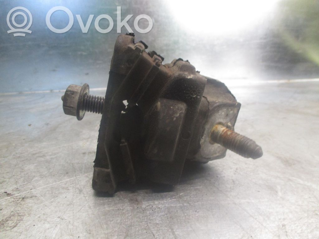 Engine mount bracket   YC156M046AD