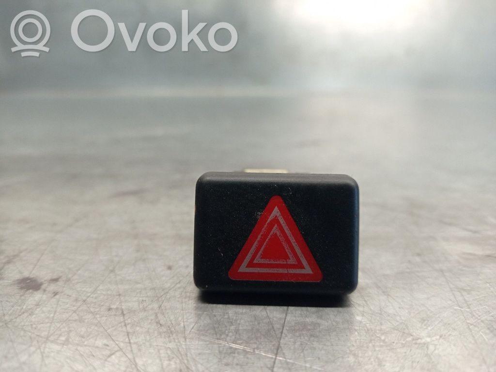 Hätävilkkujen kytkin   8E0941509