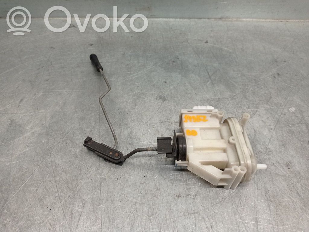Volkswagen Passat Alltrack Etuoven lukon moottori 