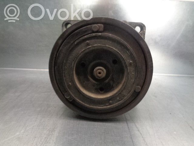 Renault Clio I Ilmastointilaitteen kompressorin pumppu (A/C) 