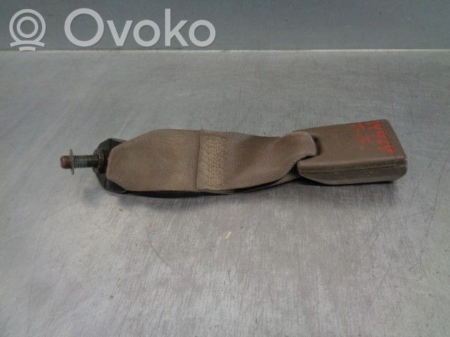 Mitsubishi L200 Hebilla del cinturón de seguridad trasero 