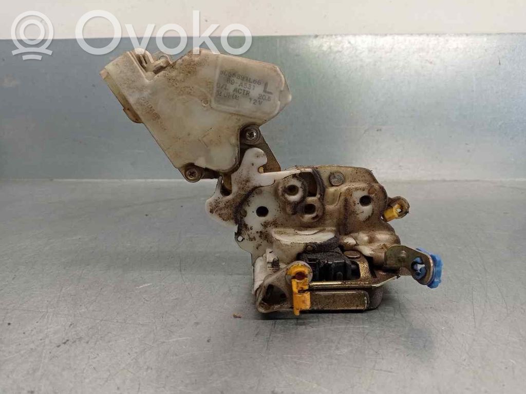 Nissan Terrano Front door lock 