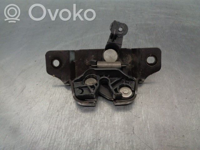 Peugeot 406 Tailgate lock latch 