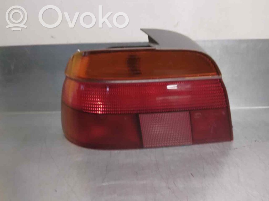 BMW 5 E39 Aizmugurējais lukturis virsbūvē 