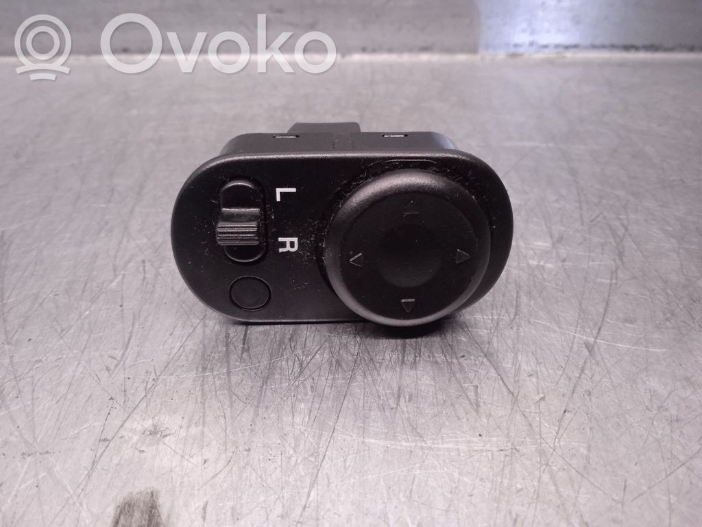 Chevrolet Lacetti Wing mirror switch 