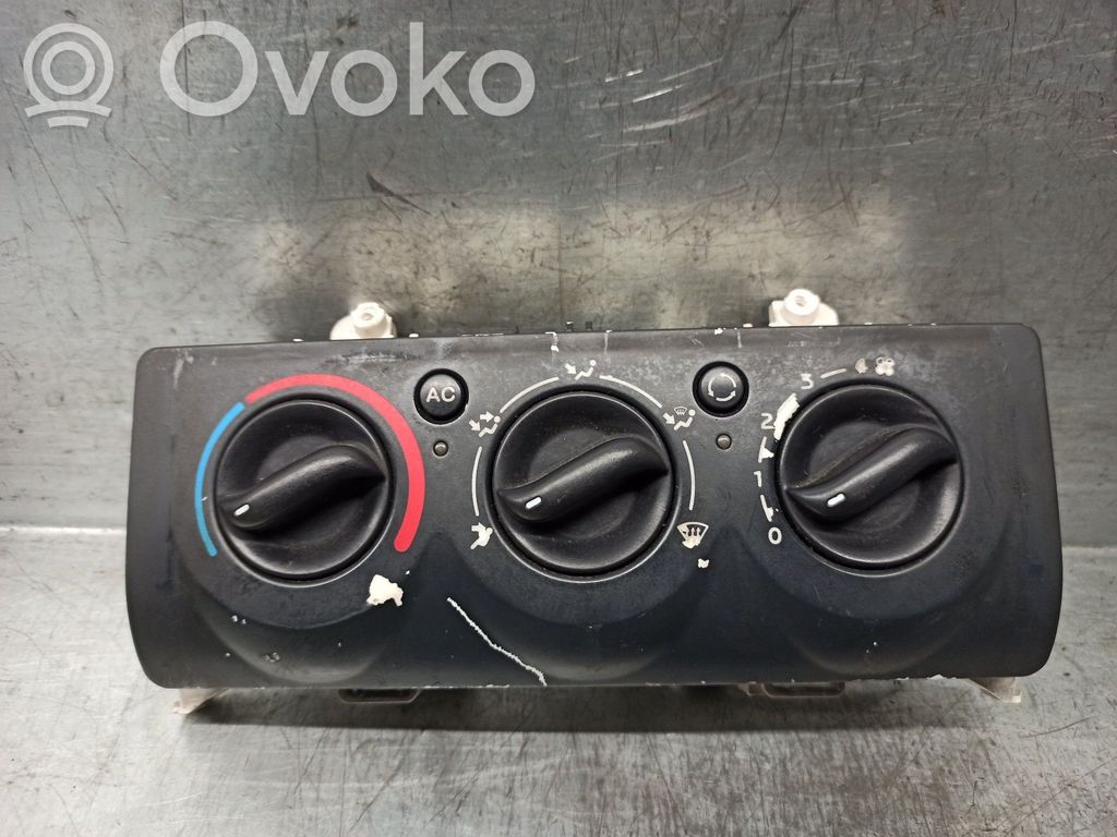 Renault Clio III Air conditioner control unit module 