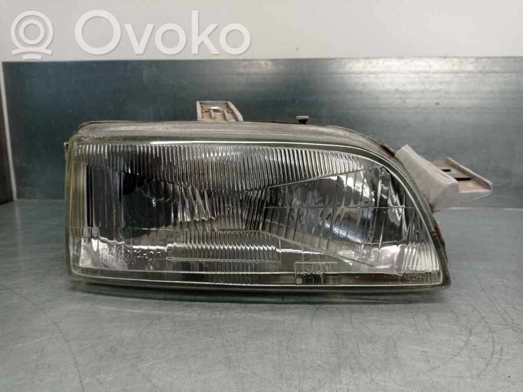 Fiat Punto (176) Lampa przednia 