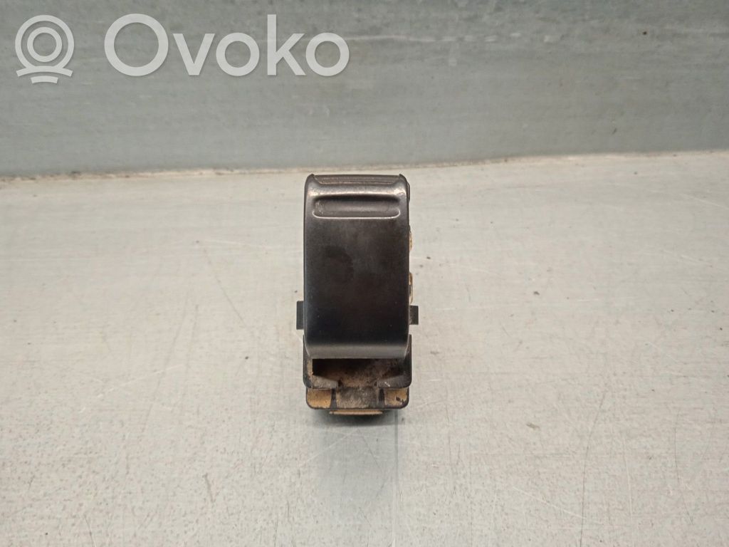 Subaru Forester SG Electric window control switch 