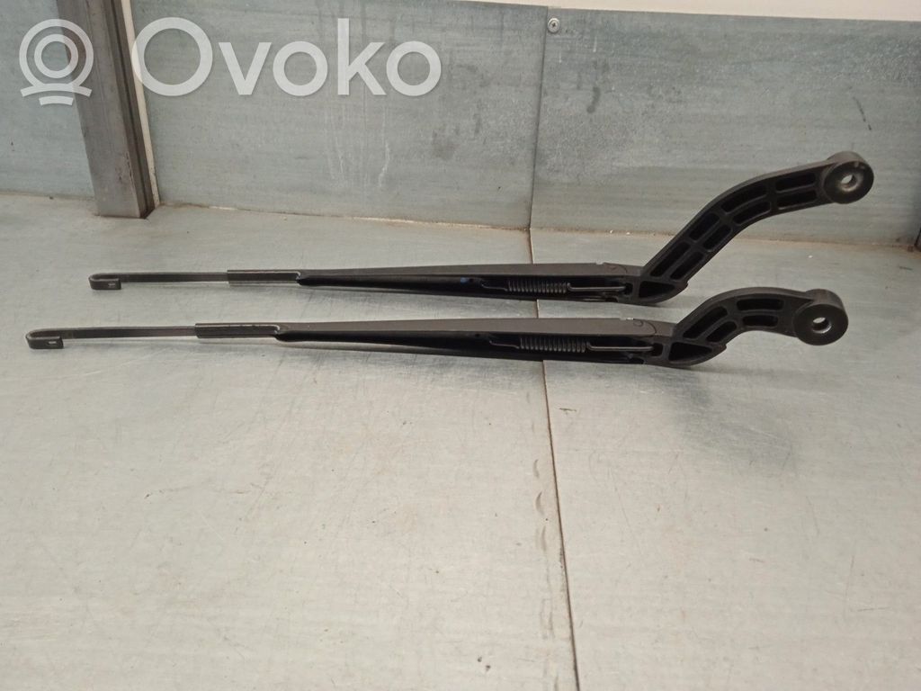 Land Rover Discovery 3 - LR3 Braccio della spazzola tergicristallo anteriore 
