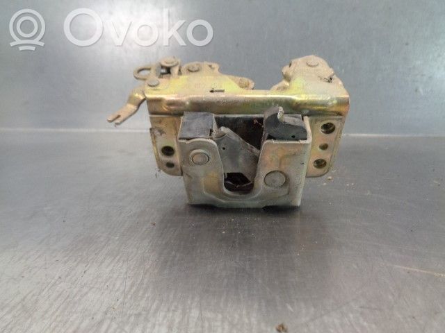 Opel Kadett E Aizmugurē slēdzene 