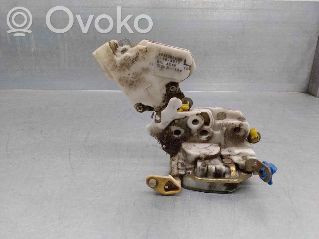Nissan Vanette Priekšpusē slēdzene 