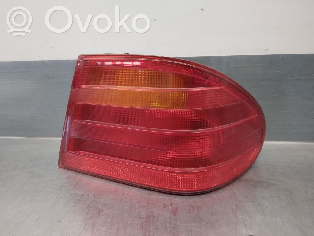 Mercedes-Benz E W210 Lampă spate în caroserie 