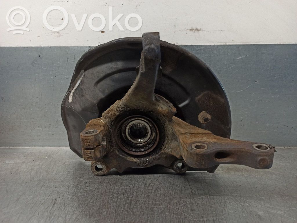 Mitsubishi Carisma Zwrotnica koła przedniego 