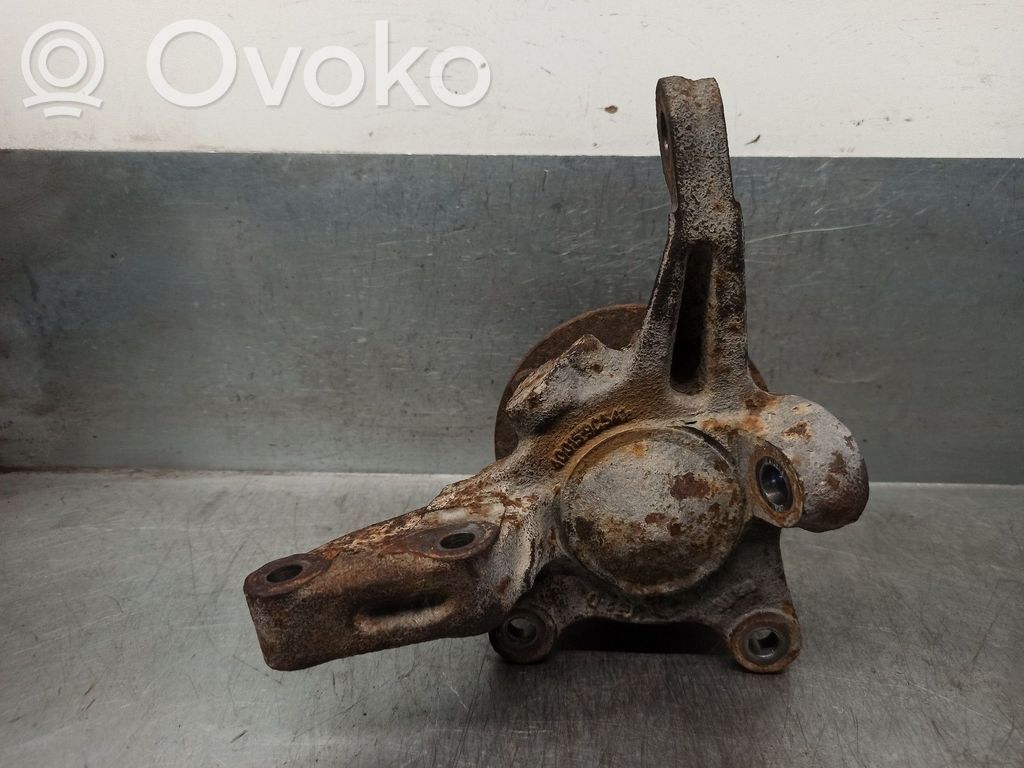 Nissan Vanette Achsschenkel vorne