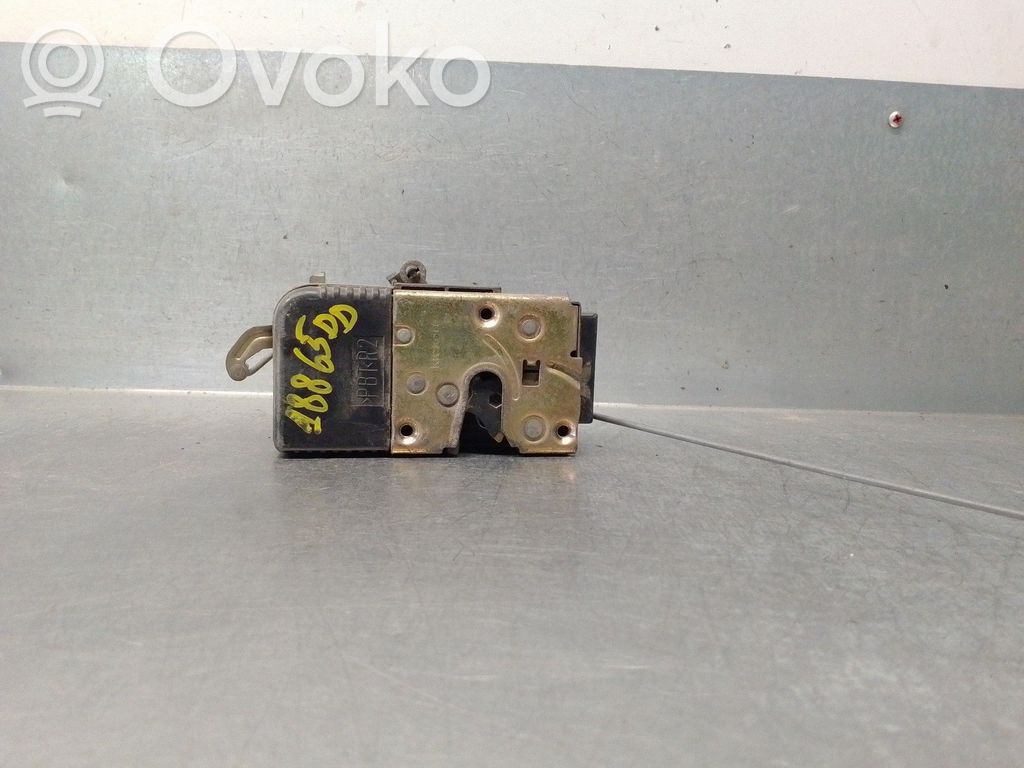 Renault Megane I Priekšpusē slēdzene 