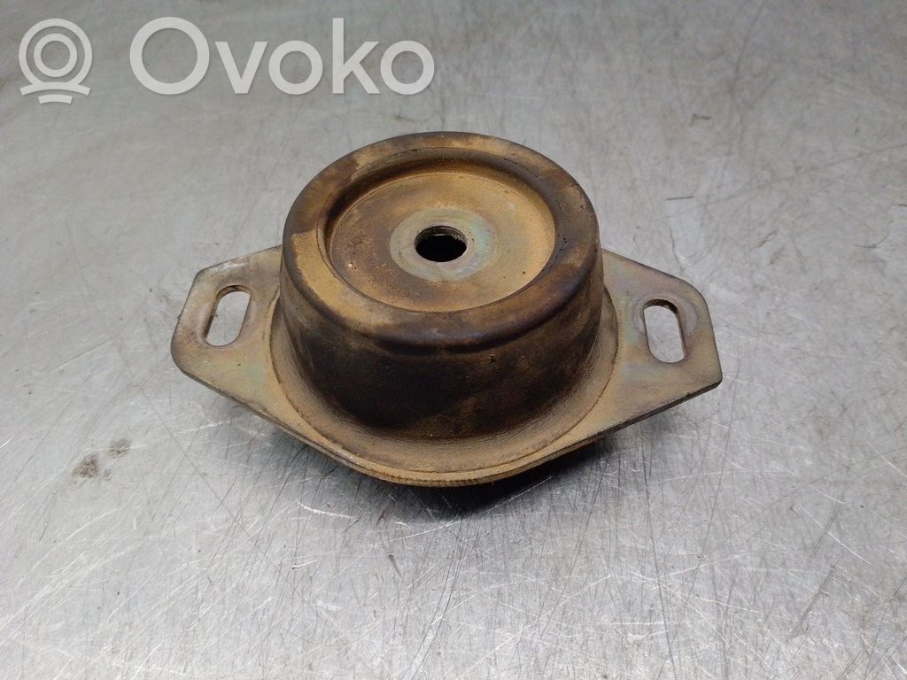 Citroen Xsara Engine mount bracket 