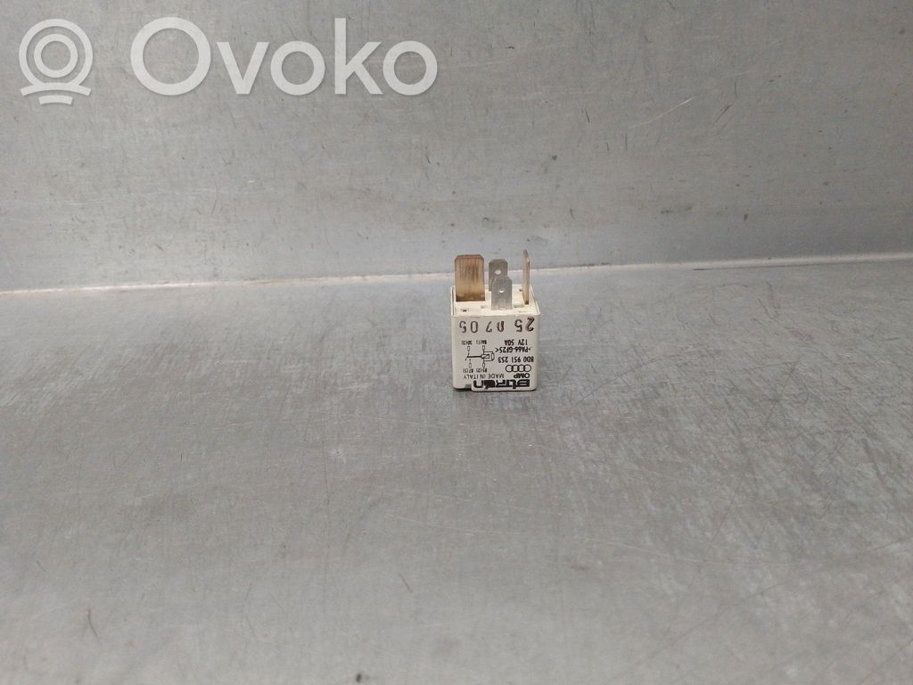 Modul siguranțe   8D0951253A,RELE370