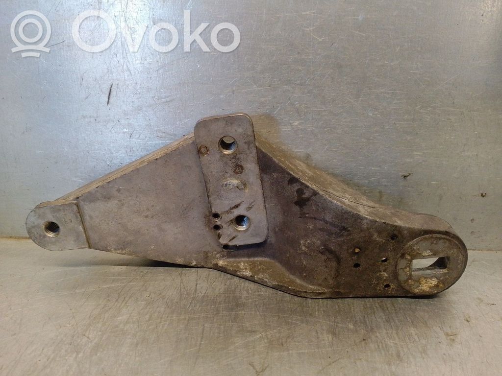 Engine mount bracket   4D0199603B,4D0199603B