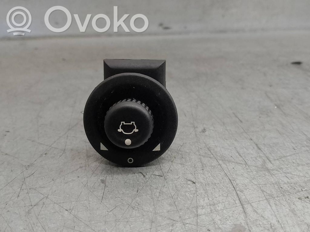 Interruptor del espejo lateral   93BG17B676