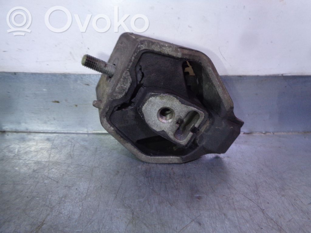 Audi A6 S6 C4 4A Soporte de la caja de cambios 