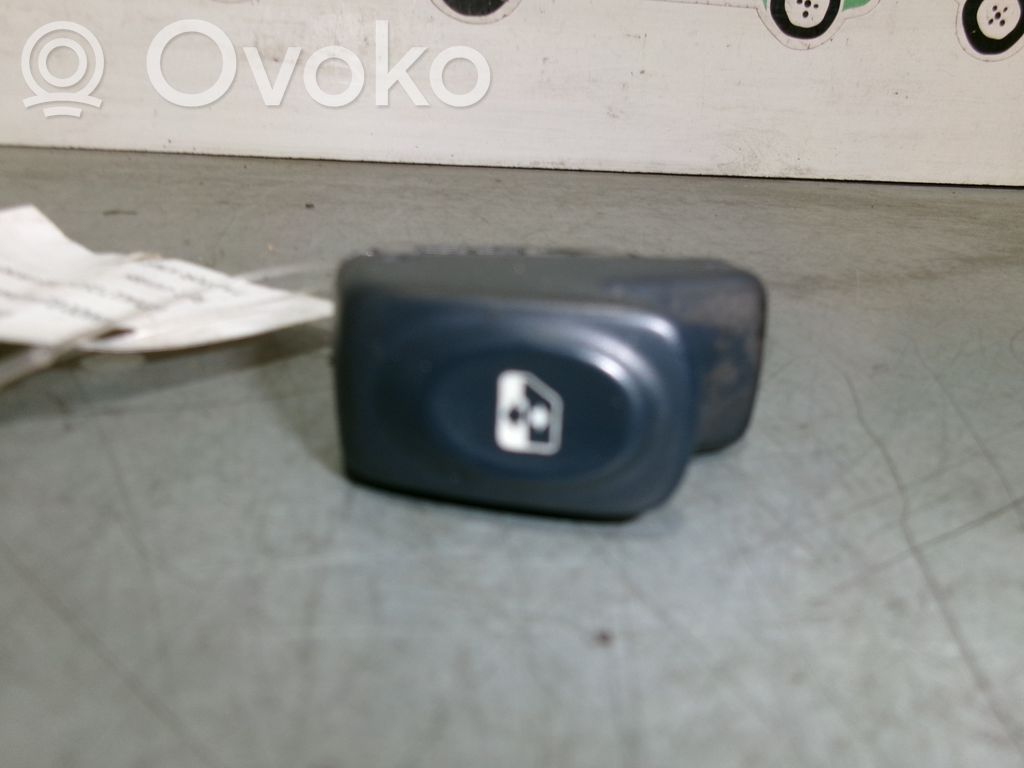 Renault Clio II Electric window control switch 
