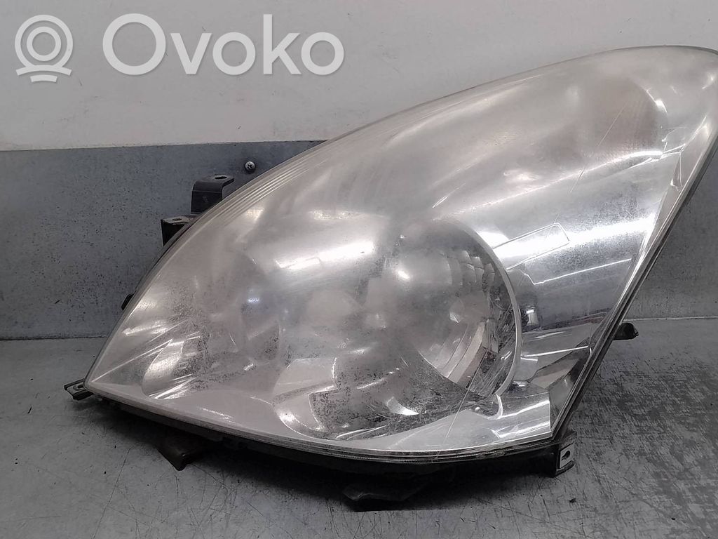 Toyota Corolla Verso E121 Faro/fanale 