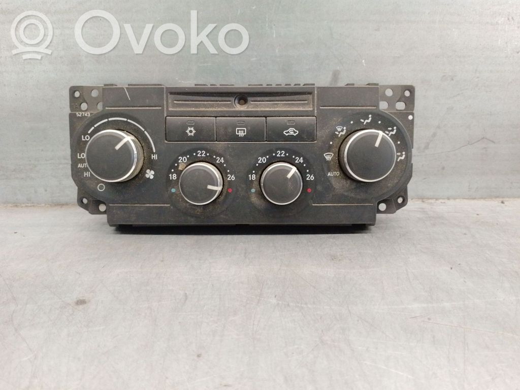Jeep Grand Cherokee (WK) Climate control unit 