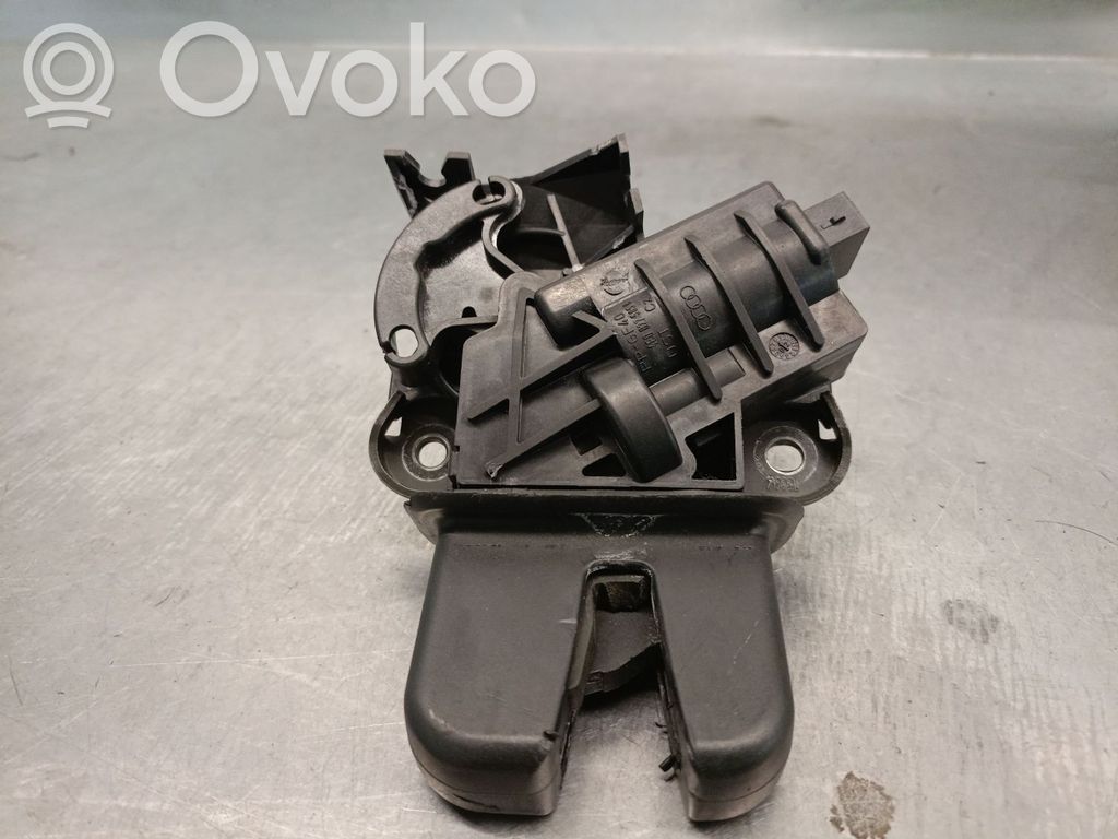 Audi A8 S8 D2 4D Tailgate lock latch 