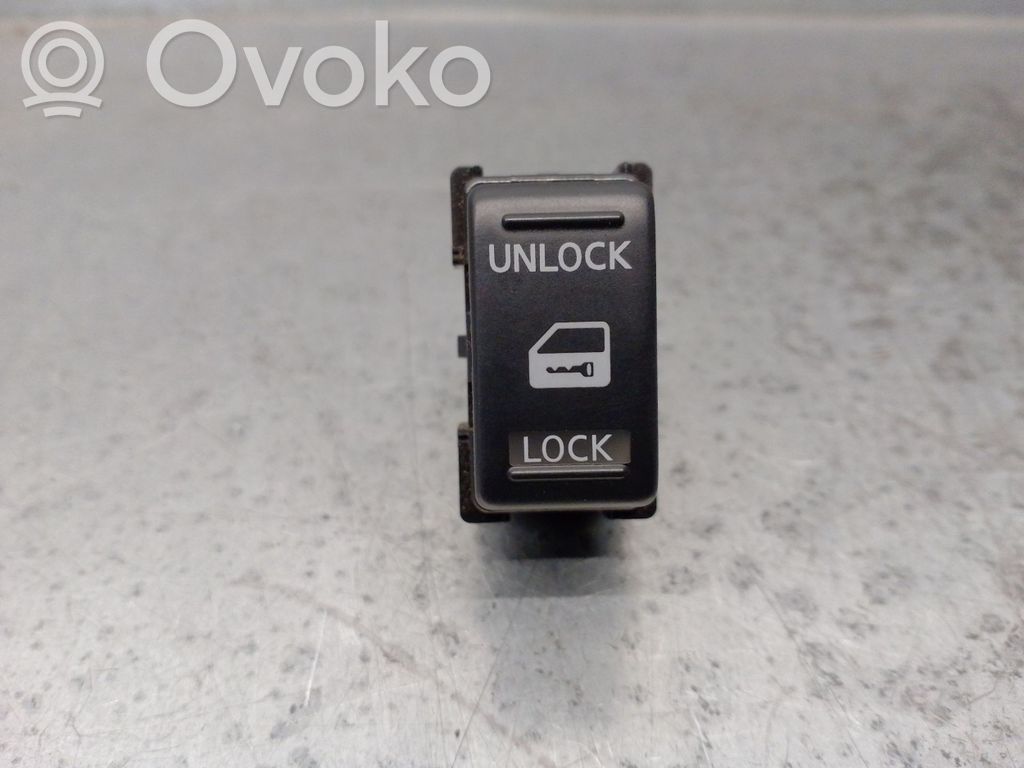 Nissan Pathfinder R51 Interruptor de control multifunción 