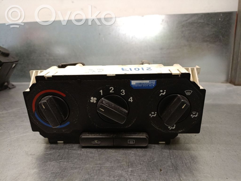 Moduł / Sterownik klimatyzacji   90560365,1822019,52475624DELPHI