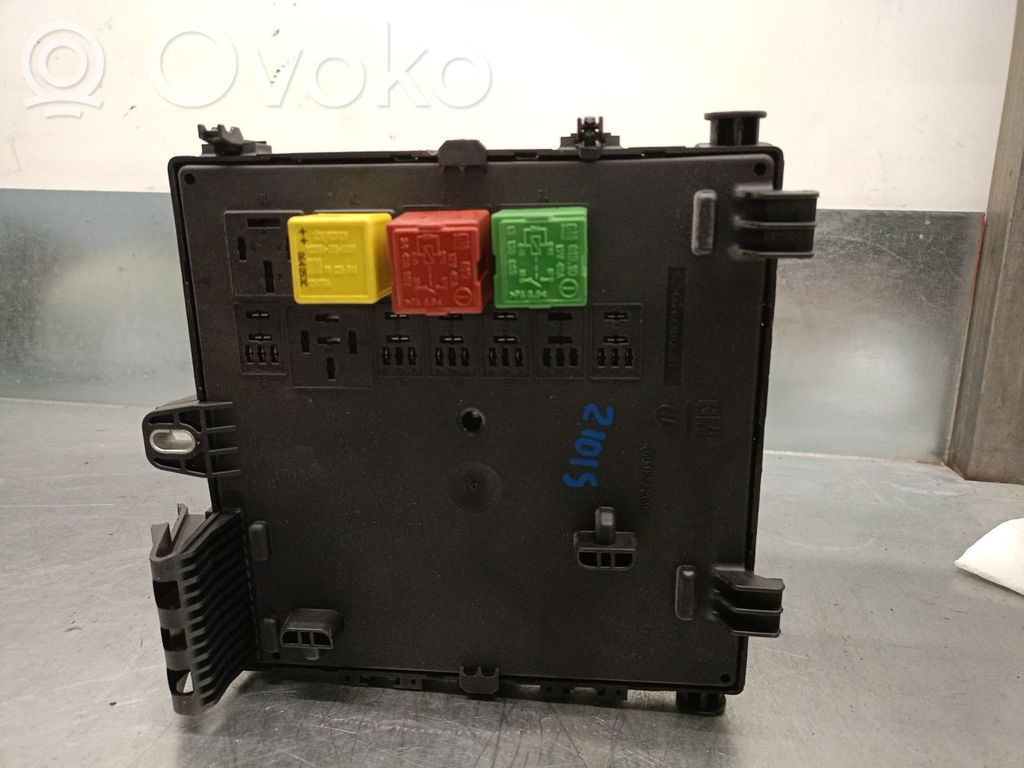 Opel Vectra C Saugiklių dėžė (komplektas) 