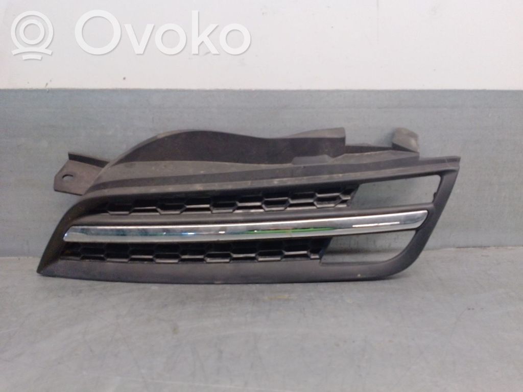 Nissan Micra Etusäleikkö 