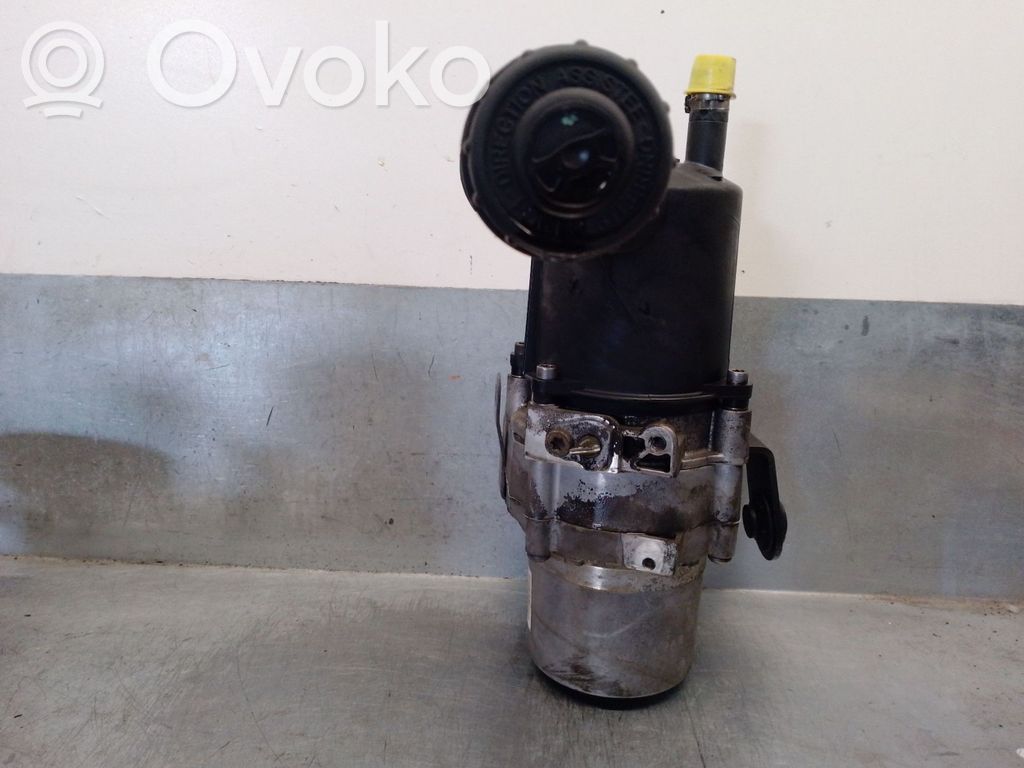 Citroen C4 I Ohjaustehostimen pumppu 