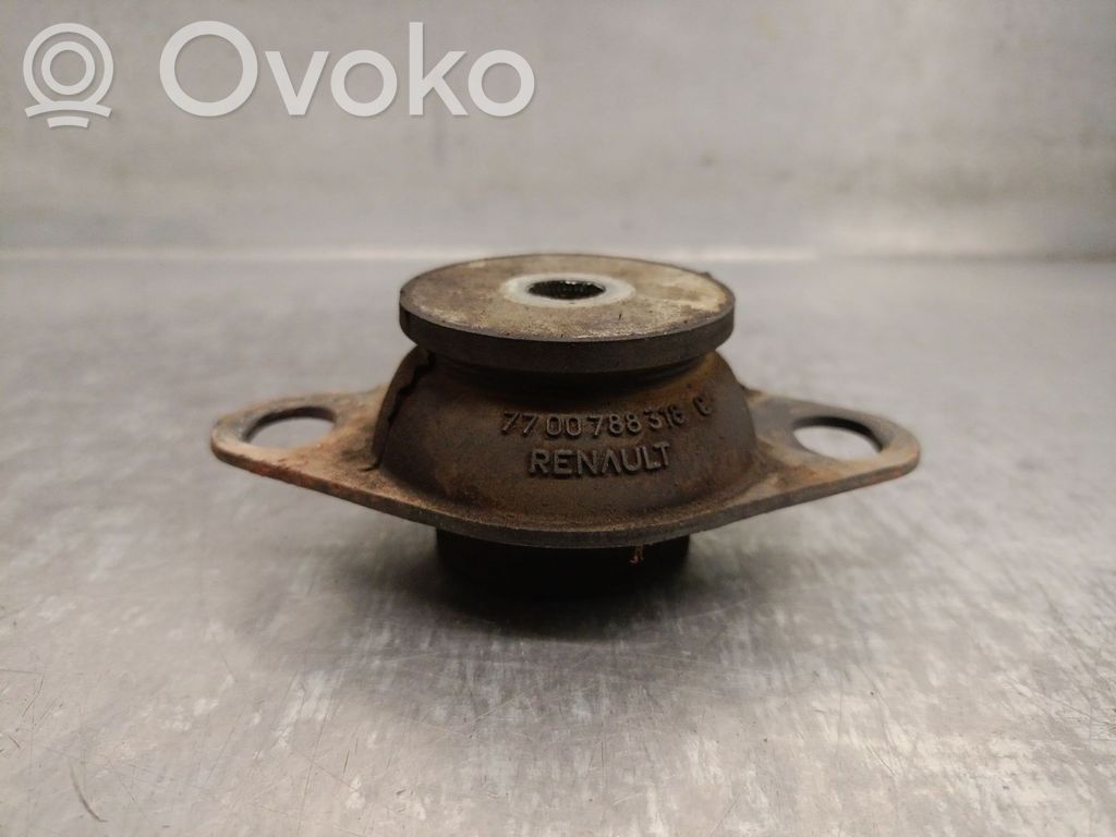 Renault Clio I Engine mount bracket 