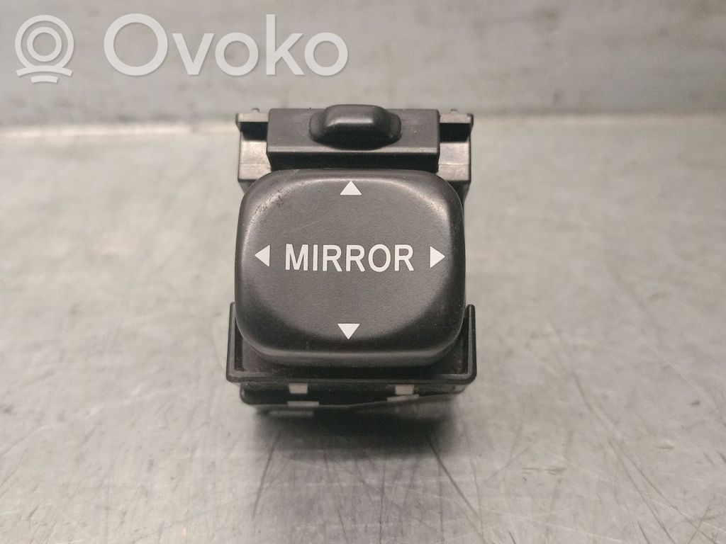 Toyota Yaris Wing mirror switch 