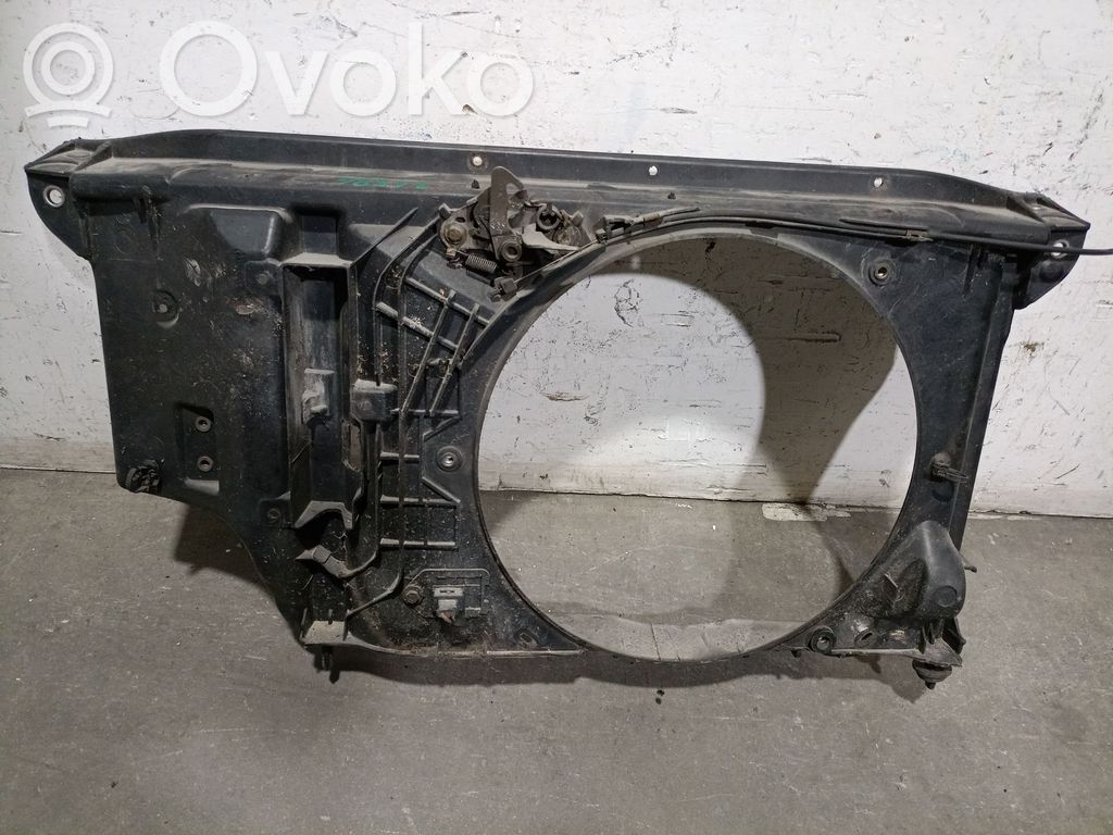 Etusäleikkö   7104Q3,7104Q3